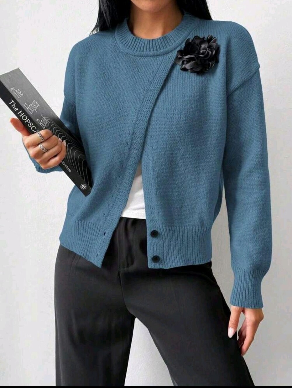 SALE ** BRAND NEW ** Blue Crewneck Button-Front Women’s Sweater